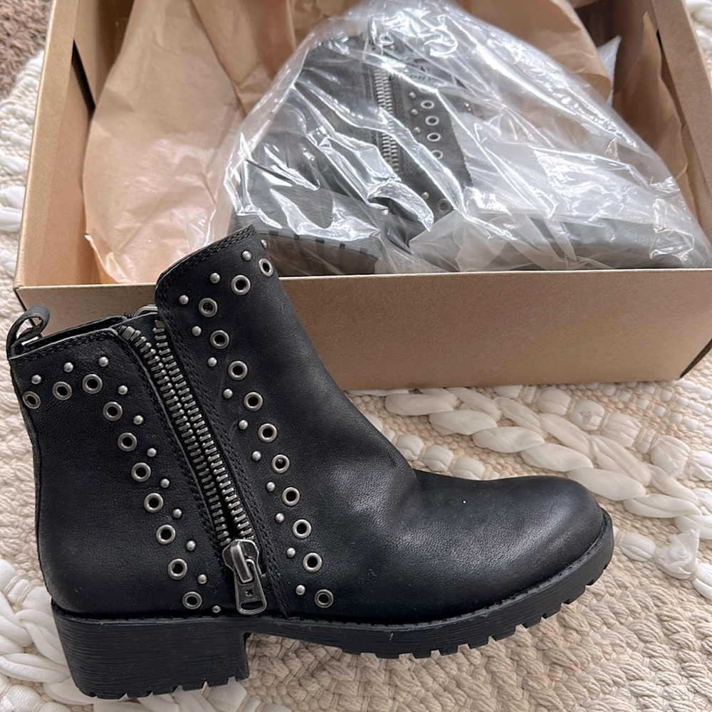 Lucky brand black Bridgetown black booties